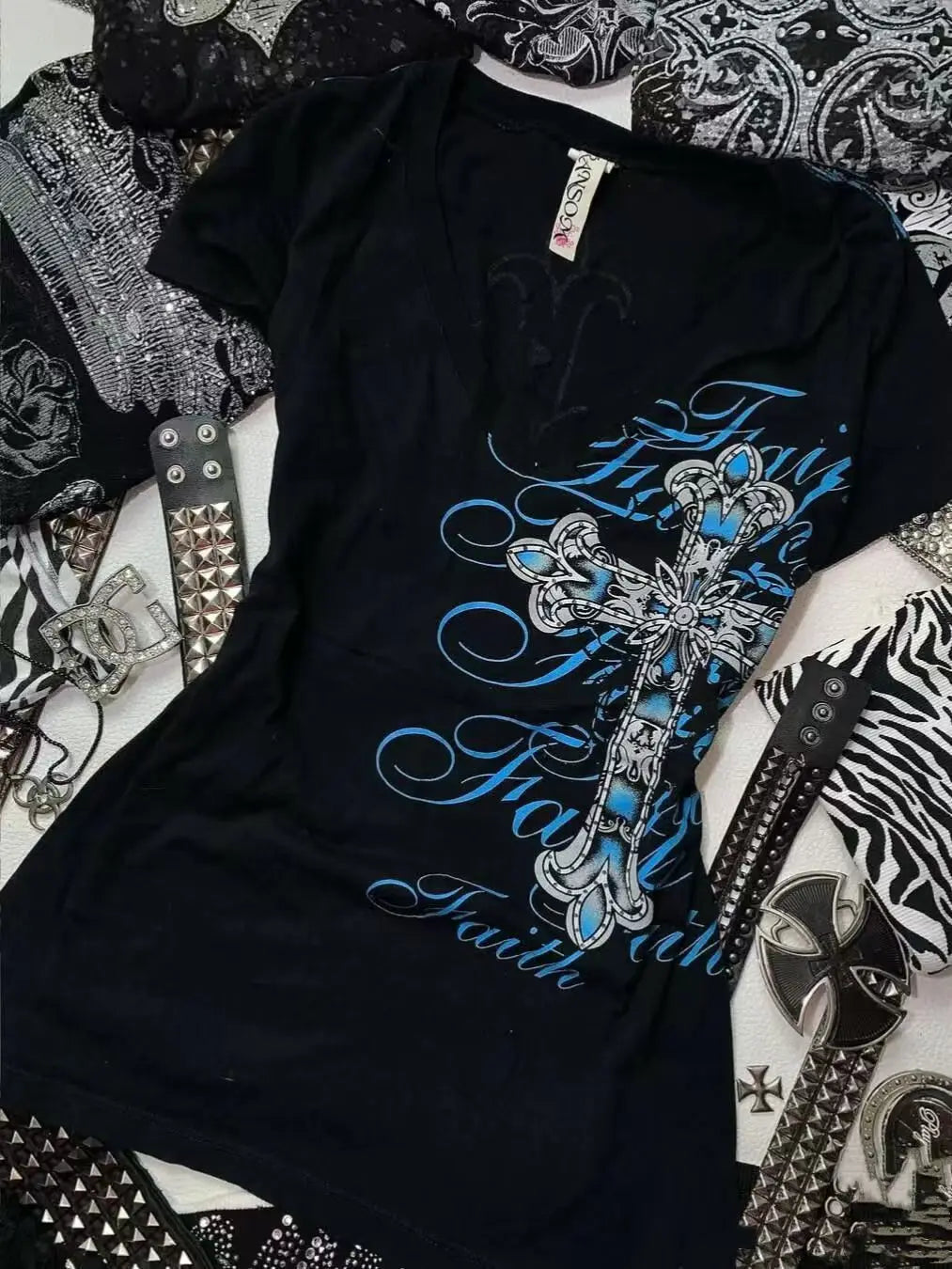 Rock Gothic Streetwear Letter Cross Graphic T shirts Gyaru 2000s Clothes Harajuku Top Women V-neck Tees Sweet Y2k Vintage tshirt